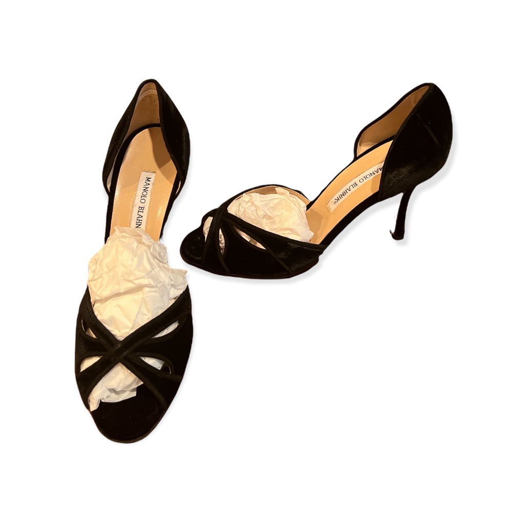 Manolo Blahnik Black Velvet Peep Toe D’orsay. Size 38.5